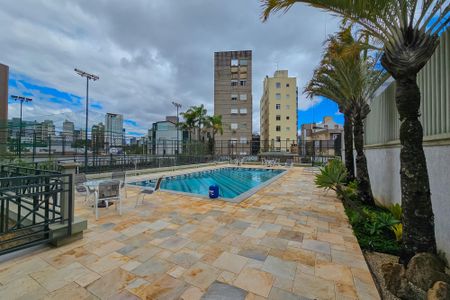 Apartamento à venda com 330m², 4 quartos e 5 vagasÁrea comum - Piscina