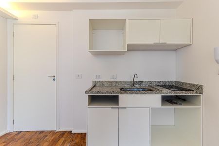 Cozinha de apartamento para alugar com 1 quarto, 27m² em República, São Paulo