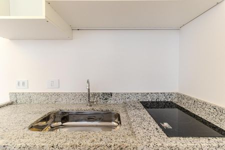 Cozinha de apartamento para alugar com 1 quarto, 27m² em República, São Paulo