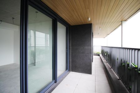 Apartamento à venda com 80m², 2 quartos e 1 vaga Apartamento à venda com 80m², 2 quartos e 1 vagaVaranda