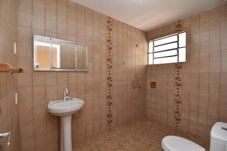 Casa para alugar com 140m², 3 quartos e 2 vagasBanheiro da Suíte