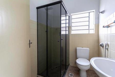 Casa à venda com 460m², 4 quartos e 6 vagasBanheiro social 