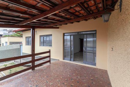 Casa à venda com 460m², 4 quartos e 6 vagasVaranda