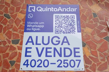 Casa à venda com 460m², 4 quartos e 6 vagasFachada