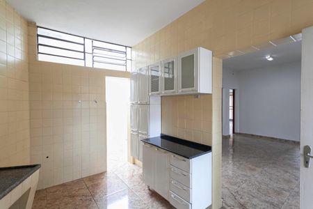 Casa à venda com 460m², 4 quartos e 6 vagasCozinha