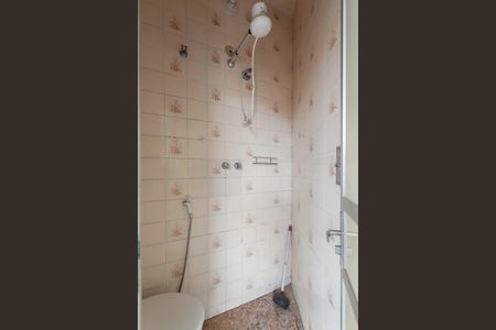 Casa à venda com 460m², 4 quartos e 6 vagasBanheiro de serviço