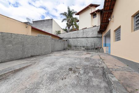 Casa à venda com 460m², 4 quartos e 6 vagasQuintal