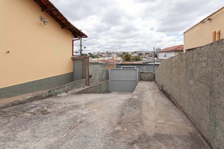 Casa à venda com 460m², 4 quartos e 6 vagasQuintal