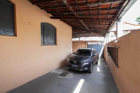 Garagem de casa à venda com 5 quartos, 360m² em Lindeia (barreiro, Contagem