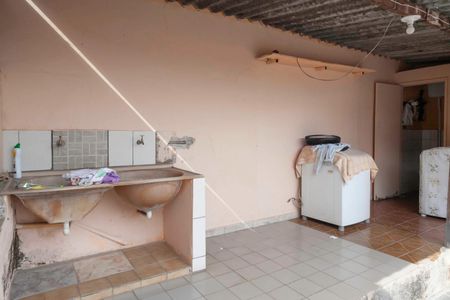 Área de serviço  de casa à venda com 5 quartos, 360m² em Lindeia (barreiro, Contagem