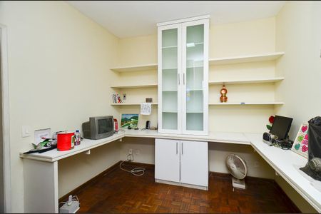 Apartamento à venda com 175m², 3 quartos e 2 vagas Apartamento à venda com 175m², 3 quartos e 2 vagasQuarto 1