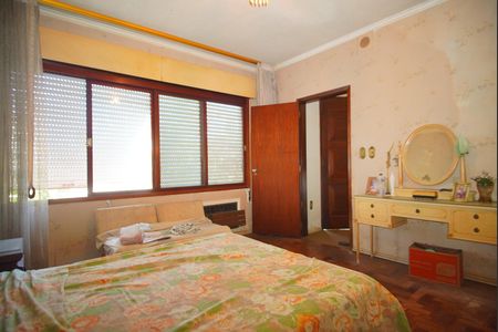 Casa à venda com 650m², 4 quartos e 7 vagasSuíte 2