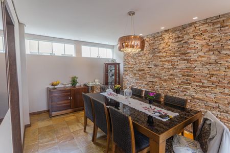 Apartamento para alugar com 217m², 5 quartos e 2 vagasCopa