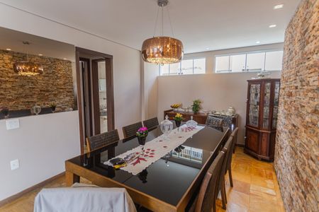 Apartamento para alugar com 217m², 5 quartos e 2 vagasCopa