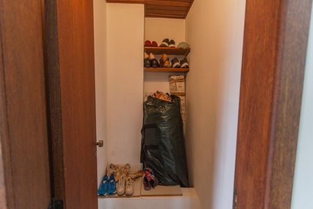 Apartamento para alugar com 217m², 5 quartos e 2 vagasRouparia