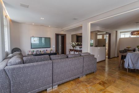 Apartamento para alugar com 217m², 5 quartos e 2 vagasSala