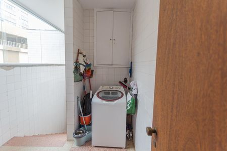 Apartamento para alugar com 217m², 5 quartos e 2 vagasÁrea de Serviço