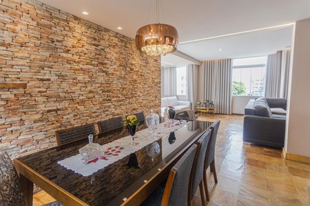 Apartamento para alugar com 217m², 5 quartos e 2 vagasCopa