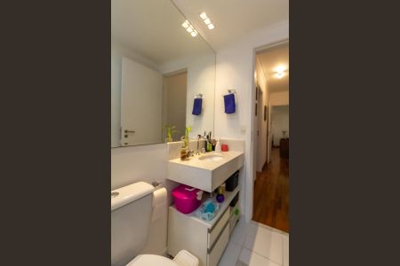 Apartamento à venda com 96m², 3 quartos e 2 vagas Apartamento à venda com 96m², 3 quartos e 2 vagasBanheiro da Suíte