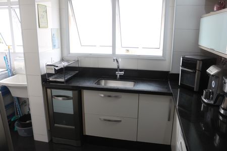 Apartamento à venda com 87m², 3 quartos e 2 vagasCozinha