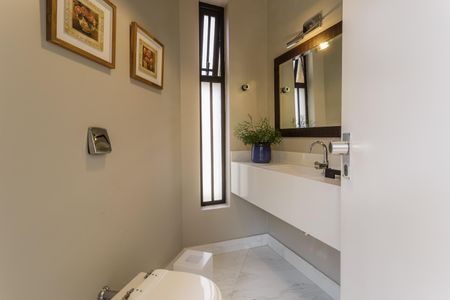 Lavabo de casa à venda com 4 quartos, 300m² em Planalto Paulista, São Paulo