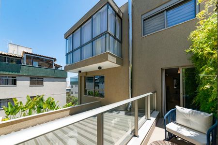 Casa de condomínio à venda com 347m², 3 quartos e 3 vagasVaranda da Sala 1