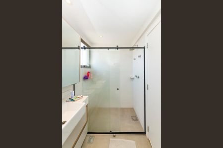 Casa de condomínio à venda com 347m², 3 quartos e 3 vagasBanheiro da Suíte 