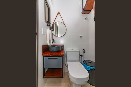 Casa de condomínio à venda com 347m², 3 quartos e 3 vagasLavabo 2