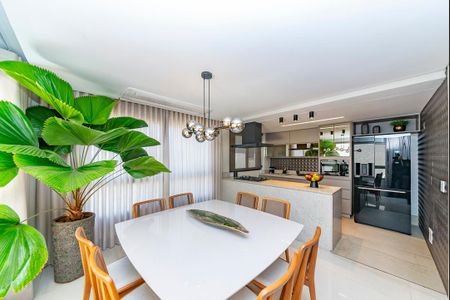 Casa de condomínio à venda com 347m², 3 quartos e 3 vagasSala 1