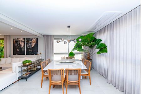 Casa de condomínio à venda com 347m², 3 quartos e 3 vagasSala 1