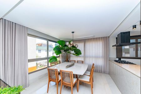 Casa de condomínio à venda com 347m², 3 quartos e 3 vagasSala 1