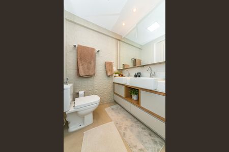 Casa de condomínio à venda com 347m², 3 quartos e 3 vagasBanheiro da Suíte 