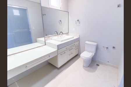 Apartamento à venda com 201m², 3 quartos e 3 vagasBanheiro da Suíte 1