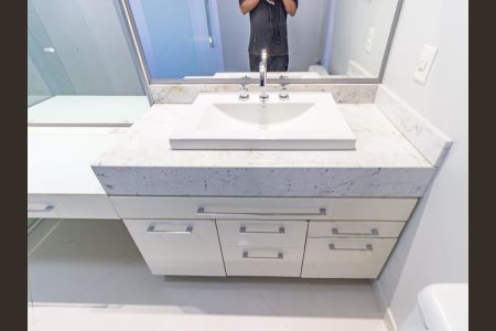 Apartamento à venda com 201m², 3 quartos e 3 vagasBanheiro da Suíte 1