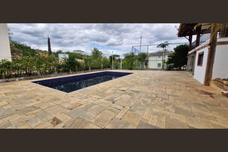 Casa de condomínio para alugar com 450m², 4 quartos e 8 vagas Casa de condomínio para alugar com 450m², 4 quartos e 8 vagasÁrea Externa