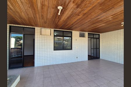 Apartamento à venda com 108m², 2 quartos e 1 vaga Apartamento à venda com 108m², 2 quartos e 1 vagaVaranda