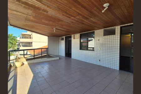 Apartamento à venda com 108m², 2 quartos e 1 vaga Apartamento à venda com 108m², 2 quartos e 1 vagaVaranda