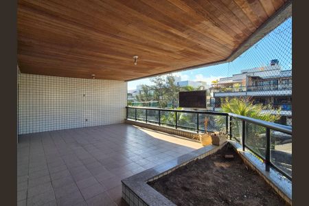 Apartamento à venda com 108m², 2 quartos e 1 vaga Apartamento à venda com 108m², 2 quartos e 1 vagaVaranda