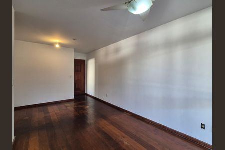 Apartamento à venda com 108m², 2 quartos e 1 vaga Apartamento à venda com 108m², 2 quartos e 1 vagaSala