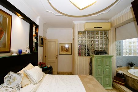 Apartamento à venda com 300m², 4 quartos e 2 vagasQuarto 3 - Suíte