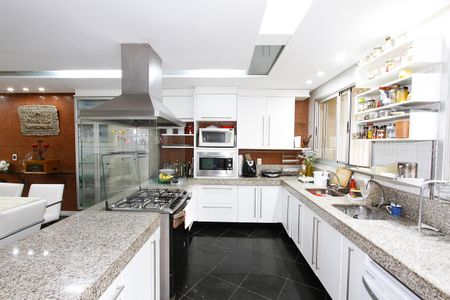 Apartamento à venda com 300m², 4 quartos e 2 vagasCozinha