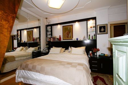 Apartamento à venda com 300m², 4 quartos e 2 vagasQuarto 3 - Suíte