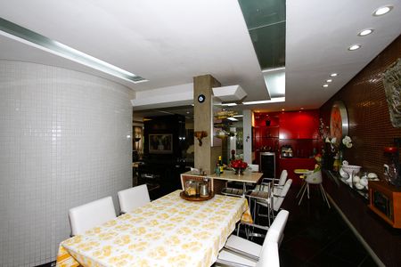Apartamento à venda com 300m², 4 quartos e 2 vagasCopa