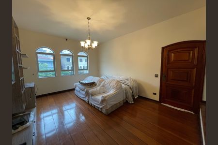 Sala de casa à venda com 4 quartos, 350m² em Jardim das Vertentes, São Paulo