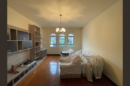 Sala de casa à venda com 4 quartos, 350m² em Jardim das Vertentes, São Paulo