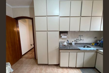 Casa à venda com 350m², 4 quartos e 4 vagasCozinha