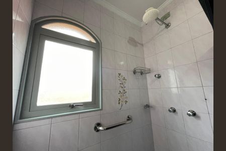 Casa à venda com 350m², 4 quartos e 4 vagasBanheiro 1