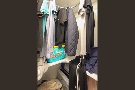 Apartamento à venda com 138m², 3 quartos e 2 vagas Apartamento à venda com 138m², 3 quartos e 2 vagasCloset Suíte 2