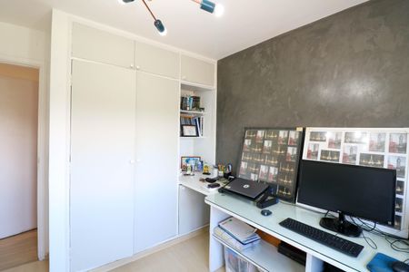 Apartamento à venda com 110m², 3 quartos e 1 vagaEscritório