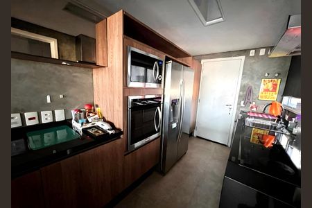 Apartamento para alugar com 120m², 2 quartos e 3 vagas Apartamento para alugar com 120m², 2 quartos e 3 vagasCozinha